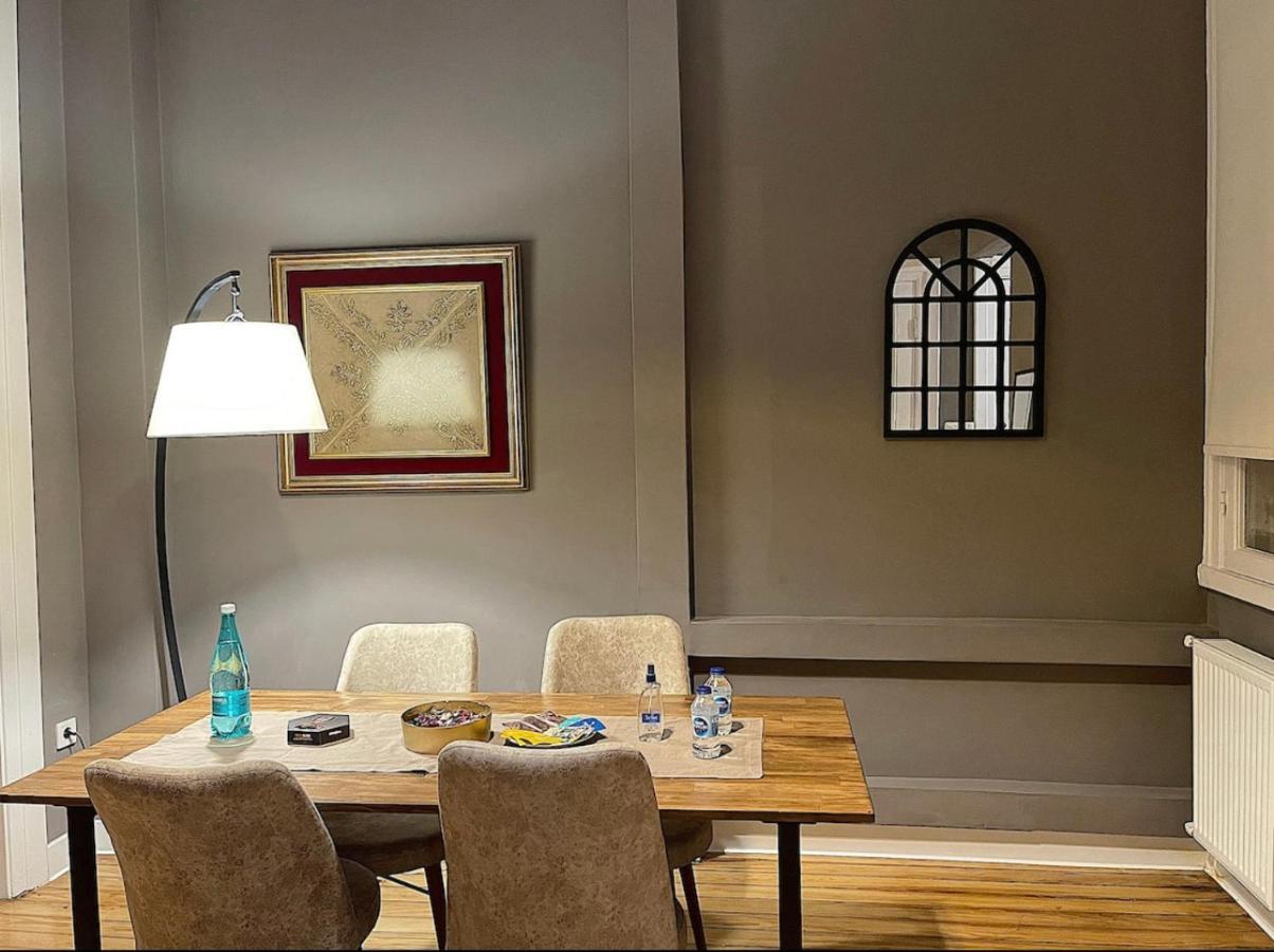 Apartamento Renovated Art Deco Charm In The Heart Of Nisantasi Estambul Exterior foto